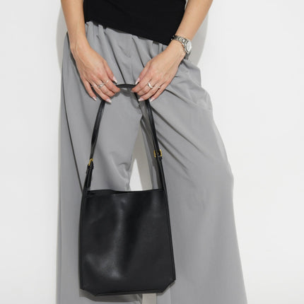 Minimalist Leather Shoulder Bag for Women – Spacious Black & Brown Elegance Handbag