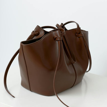 Elegant Tote Handbag – Timeless & Functional