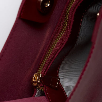 Minimalist Leather Shoulder Bag for Women – Spacious Black & Brown Elegance Handbag