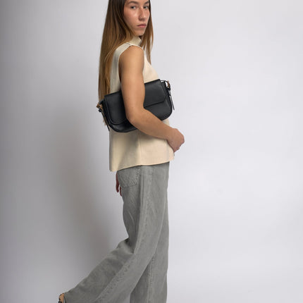 Vegan Leather Black Shoulder Bag – Adjustable Crossbody, Sustainable & Stylish