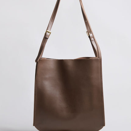 Minimalist Leather Shoulder Bag for Women – Spacious Black & Brown Elegance Handbag