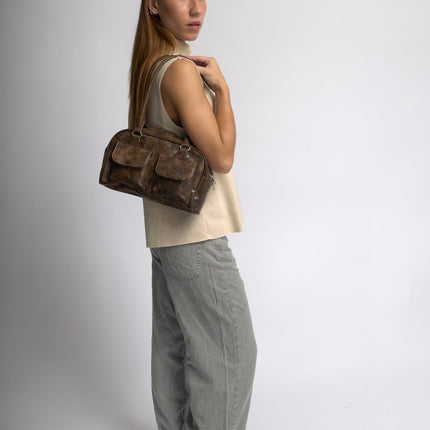 Luxury Vintage Shoulder Bag with Front Pockets – Vegan Leather & Timeless Design