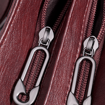 Vegan Leather Shoulder Bag with Multiple Pockets – Practical & Stylish