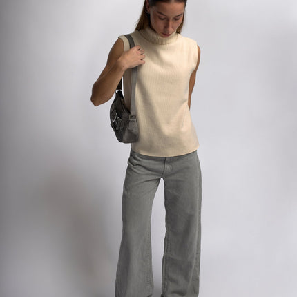 Trendy Grey Shoulder Bag with Buckle – Compact & Stylish