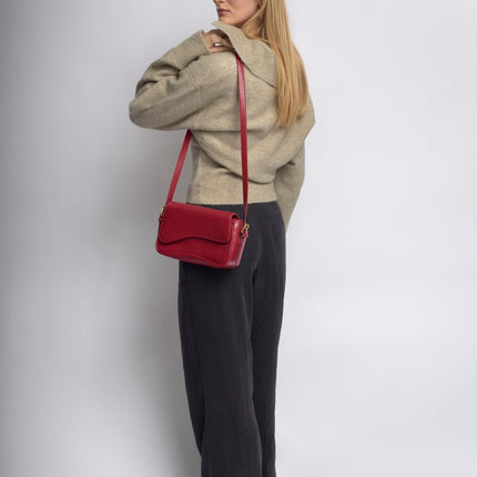 Vegan Leather Black Shoulder Bag – Adjustable Crossbody, Sustainable & Stylish