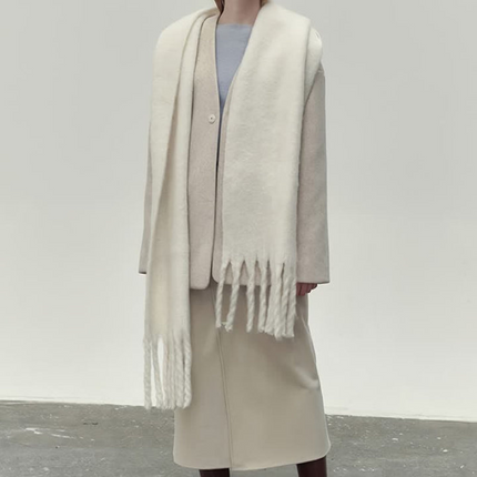 Soft & Elegant Women's Knitted Winter Scarf – Cozy Cable Knit Design for Cold Weather