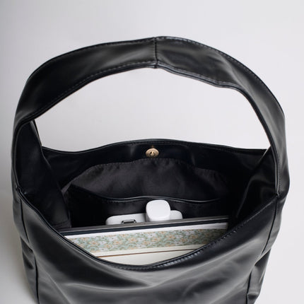 Minimalist Hobo Shoulder Bag – Vegan Leather