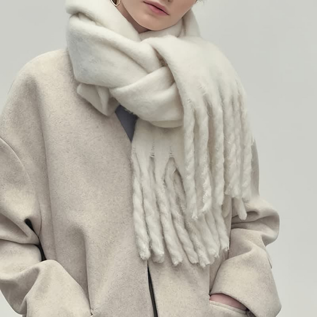 Soft & Elegant Women's Knitted Winter Scarf – Cozy Cable Knit Design for Cold Weather