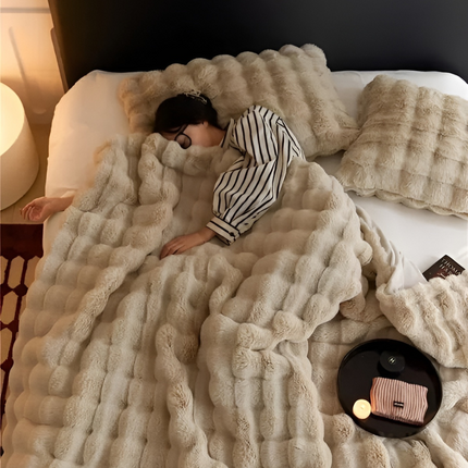 Luxe Faux Fur Throw Blanket – Ultra-Soft, Warm & Stylish Bedding for Sofa & Bed – Available in Multiple Colors