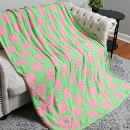 Luxurious Checkered Fleece Throw Blanket – Soft Plaid Microfiber, Machine Washable