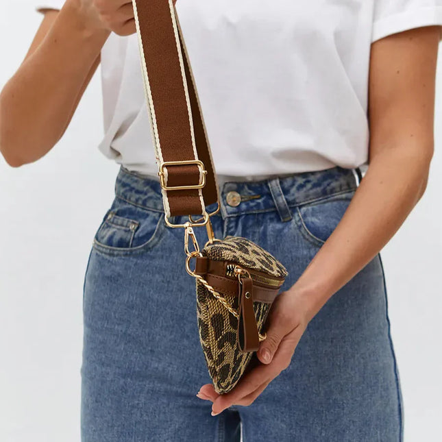Trendy Leopard Print Crossbody Bag with Gold Chain – Adjustable Strap & Versatile Design