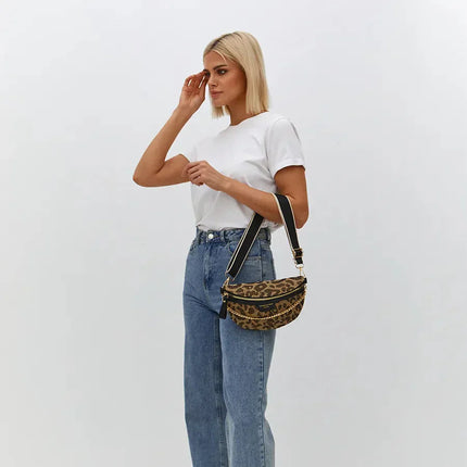 Trendy Leopard Print Crossbody Bag with Gold Chain – Adjustable Strap & Versatile Design