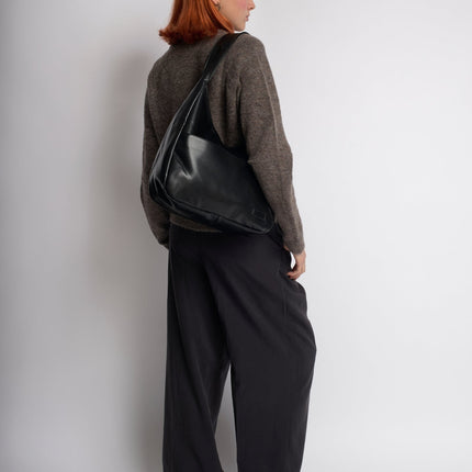 Minimalist Hobo Shoulder Bag – Vegan Leather