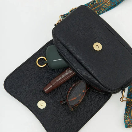 Vegan Leather Crossbody Bag for Women – Adjustable Strap – Chic & Practical Design