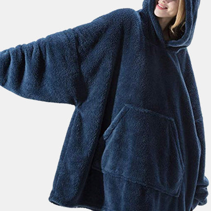 Cozy Oversized Huggie Hoodie Blanket – Warm Flannel Hooded Blanket with Sleeves & Kangaroo Pocket