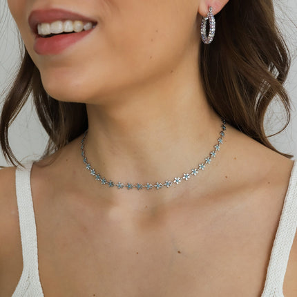 Gold-Tone Flower Necklace with Turquoise Enamel – Playful & Elegant Summer Jewelry