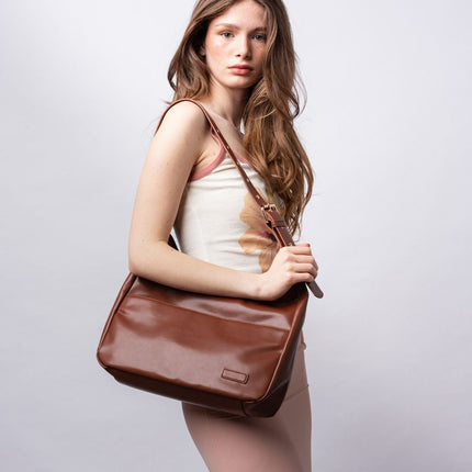 Black Shoulder Bag – Minimalist & Spacious Vegan Leather Design