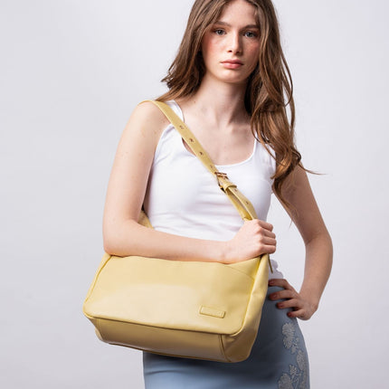 Black Shoulder Bag – Minimalist & Spacious Vegan Leather Design