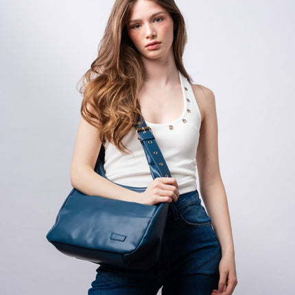 Black Shoulder Bag – Minimalist & Spacious Vegan Leather Design