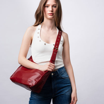 Black Shoulder Bag – Minimalist & Spacious Vegan Leather Design