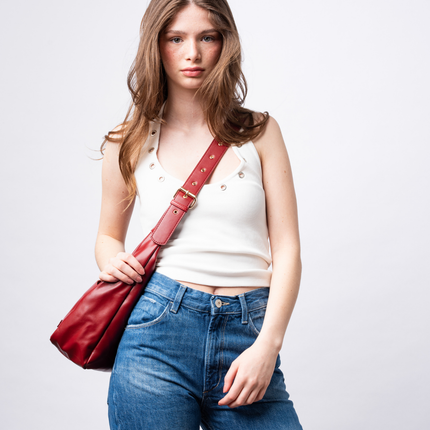 Black Shoulder Bag – Minimalist & Spacious Vegan Leather Design