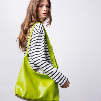 Black Shoulder Bag – Minimalist Design with Spacious Storage