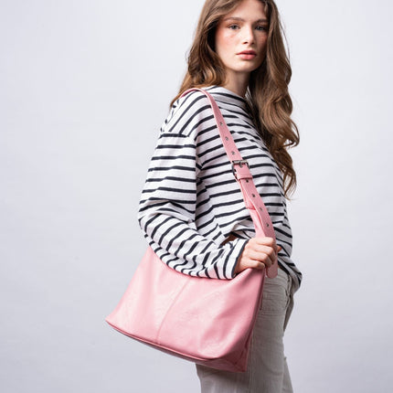 Black Shoulder Bag – Minimalist Design with Spacious Storage