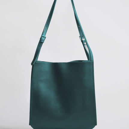 Minimalist Leather Shoulder Bag for Women – Spacious Black & Brown Elegance Handbag