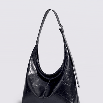 Black Shoulder Bag – Minimalist Design with Spacious Storage