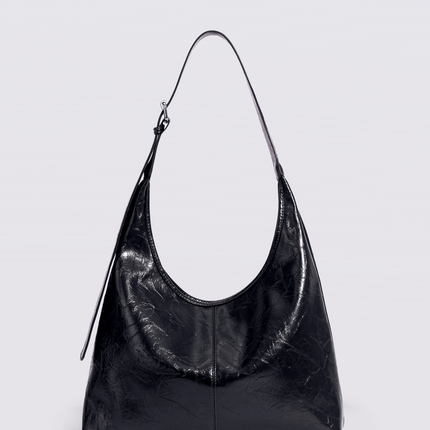 Black Shoulder Bag – Minimalist Design with Spacious Storage