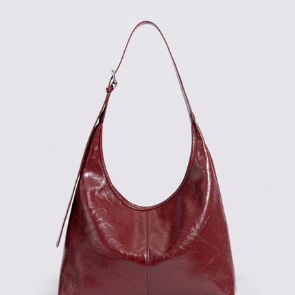 Black Shoulder Bag – Minimalist Design with Spacious Storage