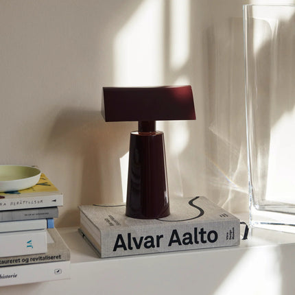 Modern Sculptural Table Lamp – Adjustable Warm Light with USB Charging for Stylish Home Décor