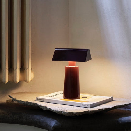 Modern Sculptural Table Lamp – Adjustable Warm Light with USB Charging for Stylish Home Décor