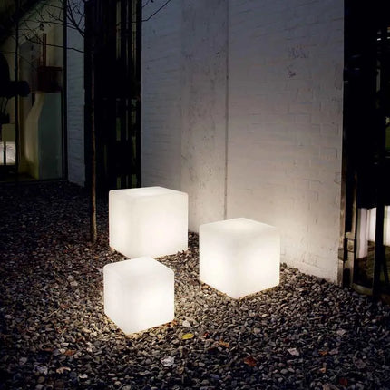 CubeLight Modern LED Cube Outdoor Light – Stylish Garden & Path Lighting, Weatherproof IP65
