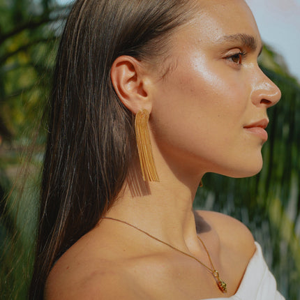 Long Gold-Coloured Tassel Earrings – Lightweight Statement Jewelry for Women – Elegant Dangle Earrings for Special Occasions