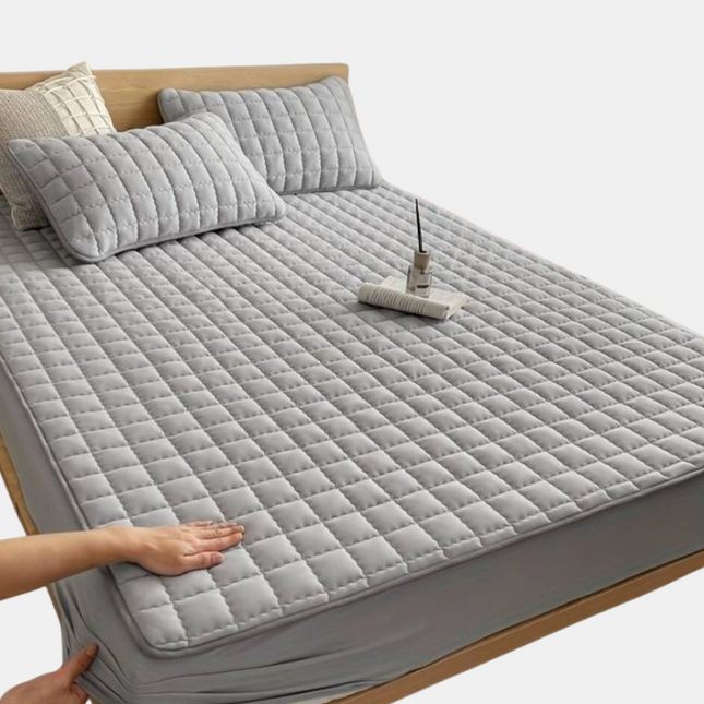 Dream Pillow Waterproof Mattress Protector – Hypoallergenic, Breathable, Machine Washable, Fits Twin to King Sizes