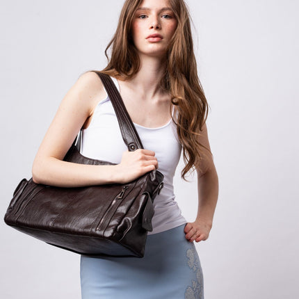 Black Leather Shoulder Bag with Side Pockets – Spacious & Elegant Women’s Leather Handbag