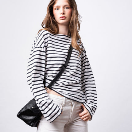 Black Leather Shoulder Bag with Side Pockets – Spacious & Elegant Women’s Leather Handbag