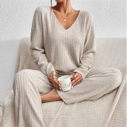 Women's Cozy Two-Piece Winter Loungewear Set – Soft Knit Sweater & Jogger Pants for Ultimate Comfort