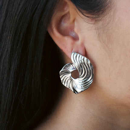 Luxe Gold Earrings – Hypoallergenic & Trendy Statement Jewelry