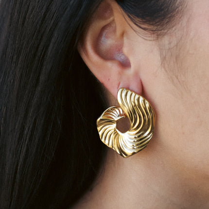 Luxe Gold Earrings – Hypoallergenic & Trendy Statement Jewelry