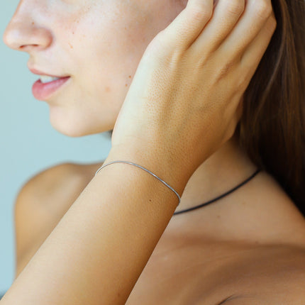 Minimalist Gold Bracelet for Women  Dainty Thin Gold Bangle  Adjustable 16–18 cm Gold Stacking Bracelet