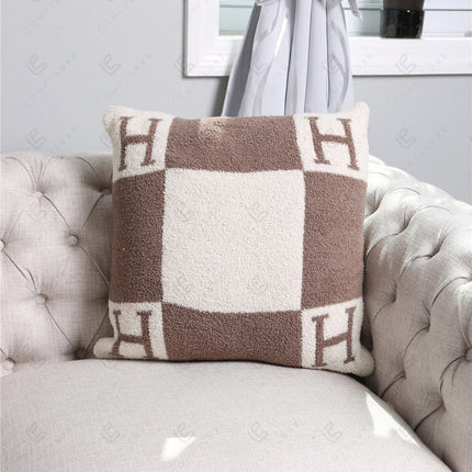Luxurious Monogram Pillow Cover “H” – Elegant Decorative Cushion Case for Home Decor