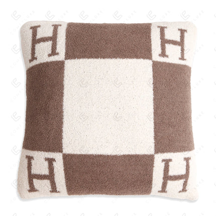 Luxurious Monogram Pillow Cover “H” – Elegant Decorative Cushion Case for Home Decor