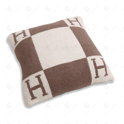 Luxurious Monogram Pillow Cover “H” – Elegant Decorative Cushion Case for Home Decor
