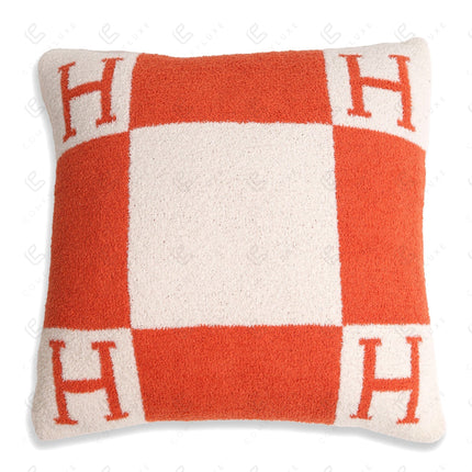 Luxurious Monogram Pillow Cover “H” – Elegant Decorative Cushion Case for Home Decor