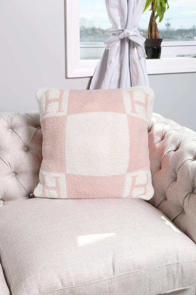 Luxurious Monogram Pillow Cover “H” – Elegant Decorative Cushion Case for Home Decor