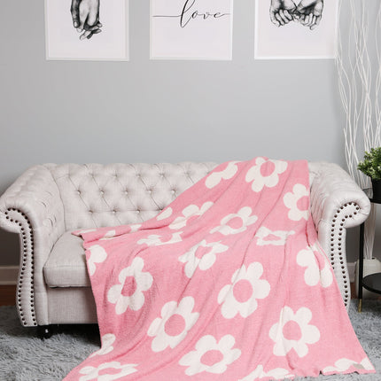 Retro Daisy Throw Blanket | Soft Floral Fleece Plaid in Beige or Pink