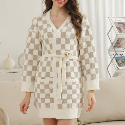 Soft Microfiber Plaid Bathrobe for Women – Cozy Lounge Robe with Pockets & Detachable Belt – Available in Beige, Fuchsia, Grey, Pink, Sage Green