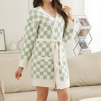 Soft Microfiber Plaid Bathrobe for Women – Cozy Lounge Robe with Pockets & Detachable Belt – Available in Beige, Fuchsia, Grey, Pink, Sage Green